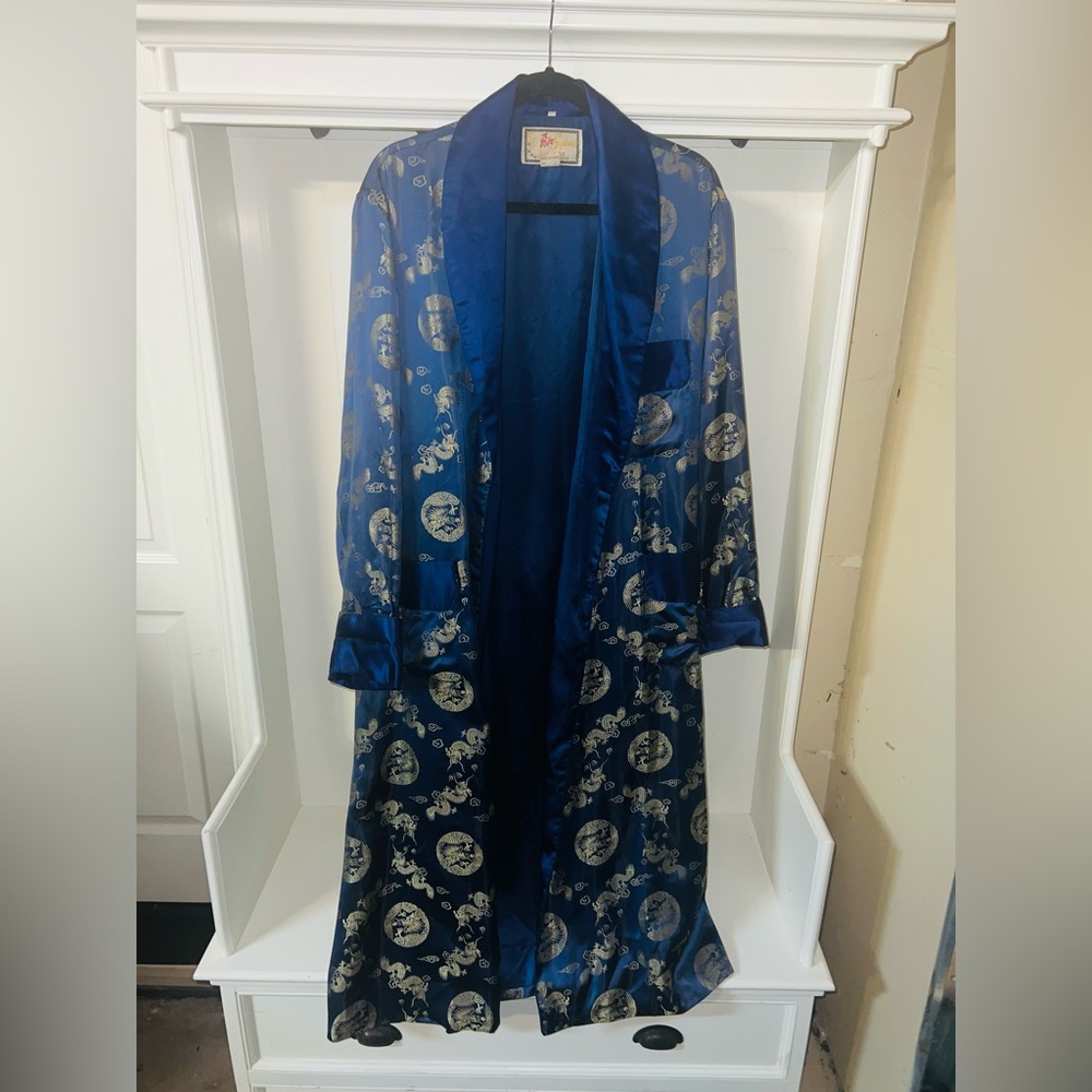 Elegant Vintage Squirrel Blue Satin Robe